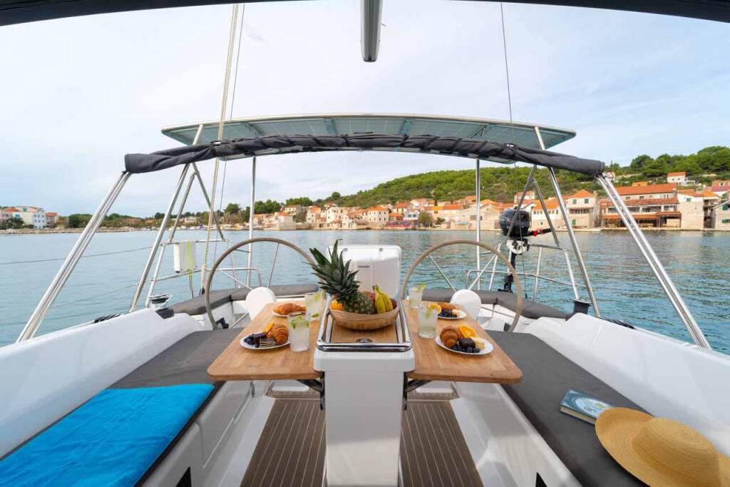 Sailing yacht Hanse 388 Daydream