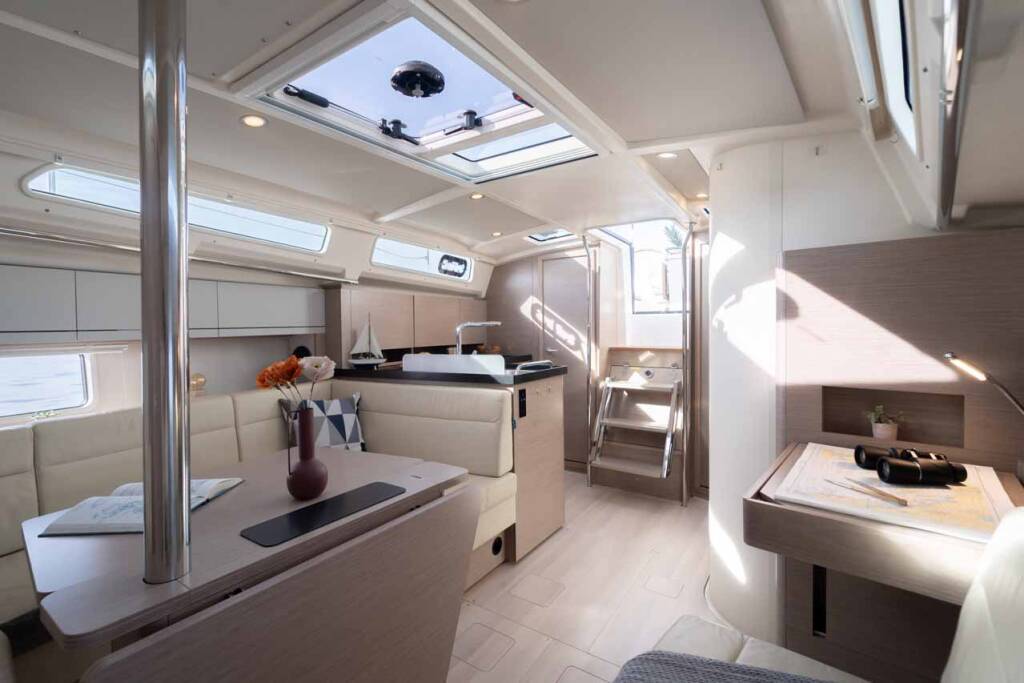 Sailing yacht Hanse 388 Daydream