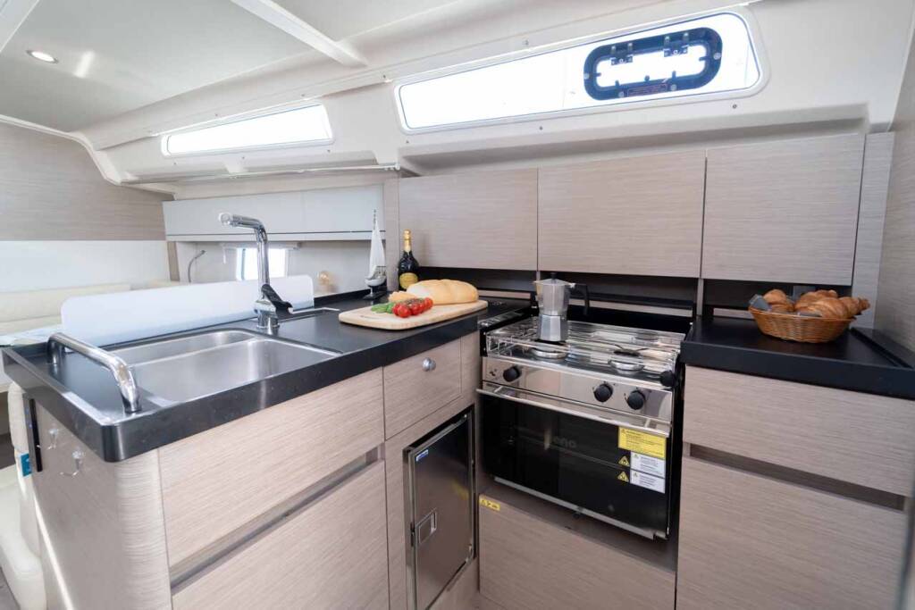 Sailing yacht Hanse 388 Daydream