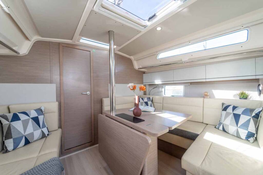 Sailing yacht Hanse 388 Daydream
