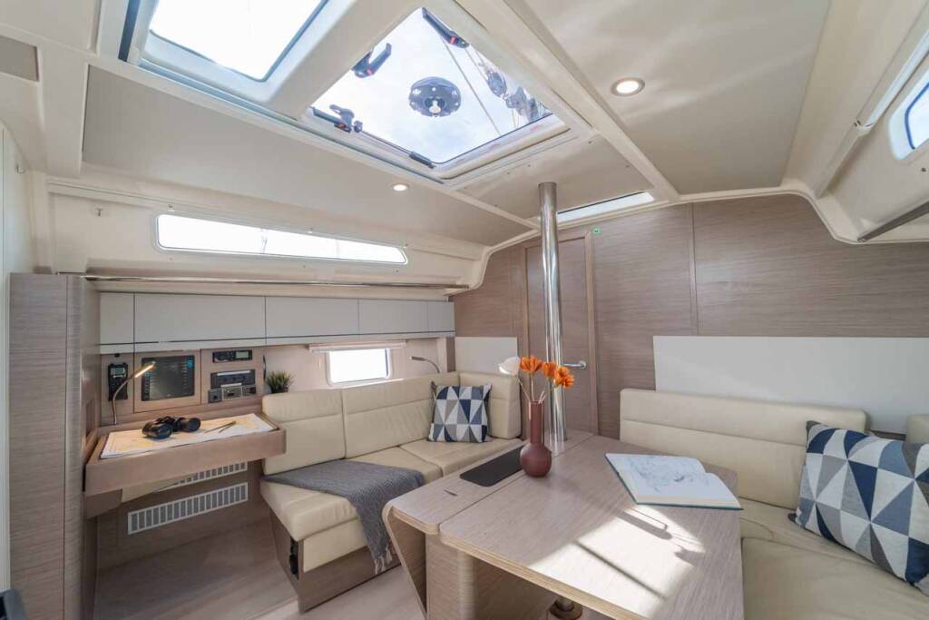 Sailing yacht Hanse 388 Daydream