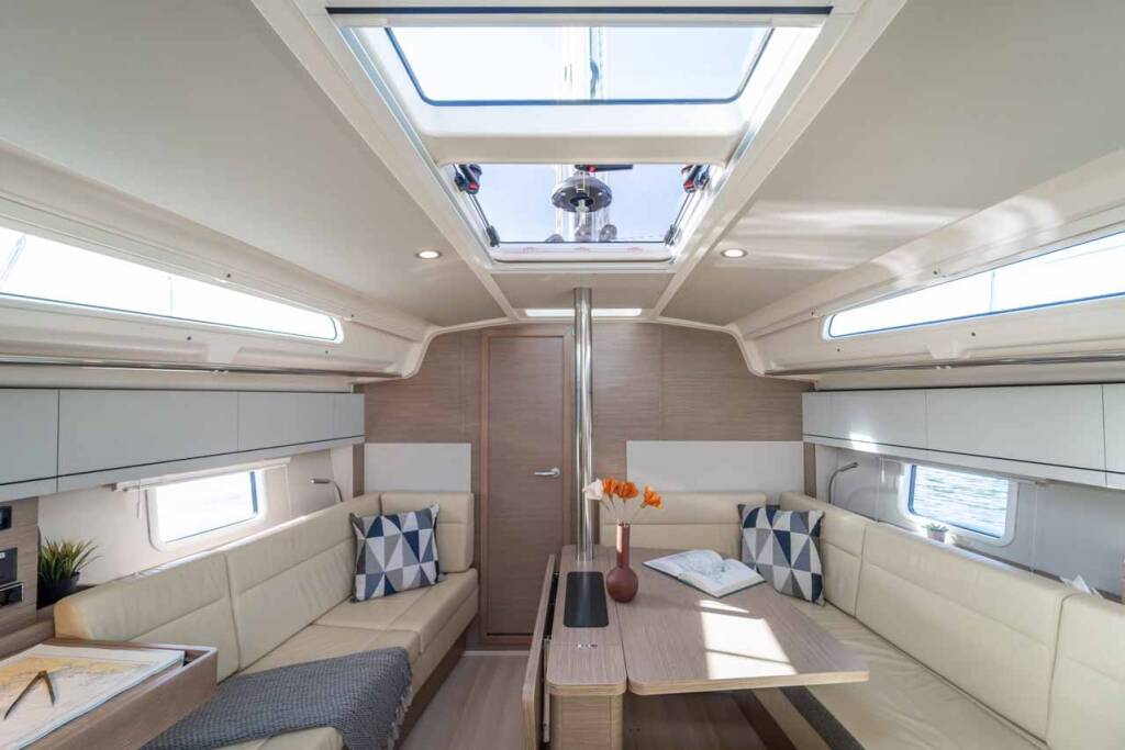 Sailing yacht Hanse 388 Daydream