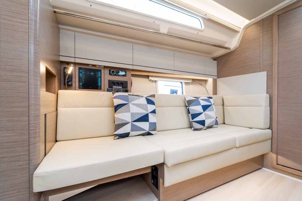Sailing yacht Hanse 388 Daydream