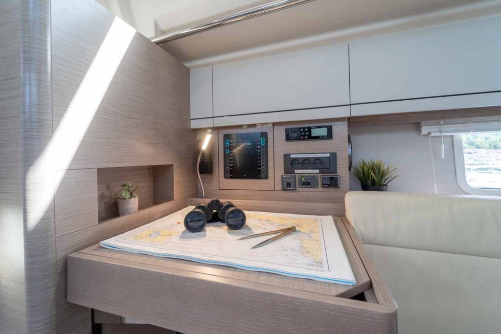 Sailing yacht Hanse 388 Daydream