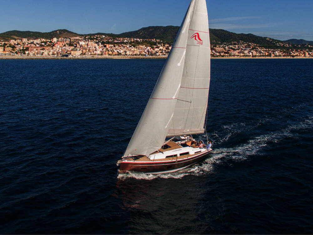 Sailing yacht Hanse 388 Barcelona