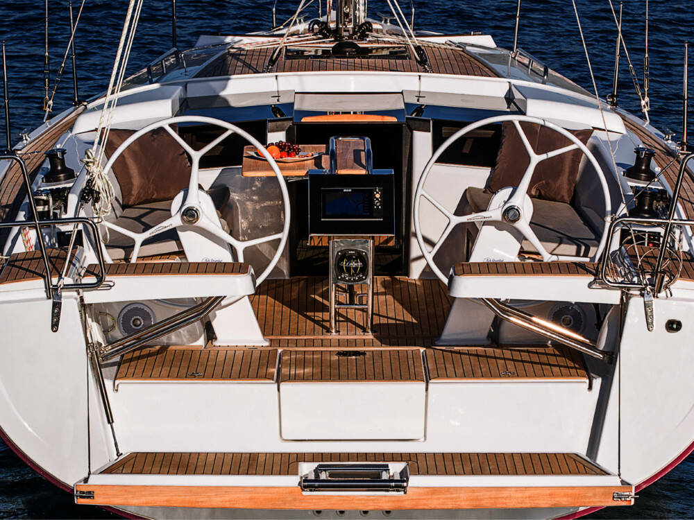 Sailing yacht Hanse 388 Barcelona