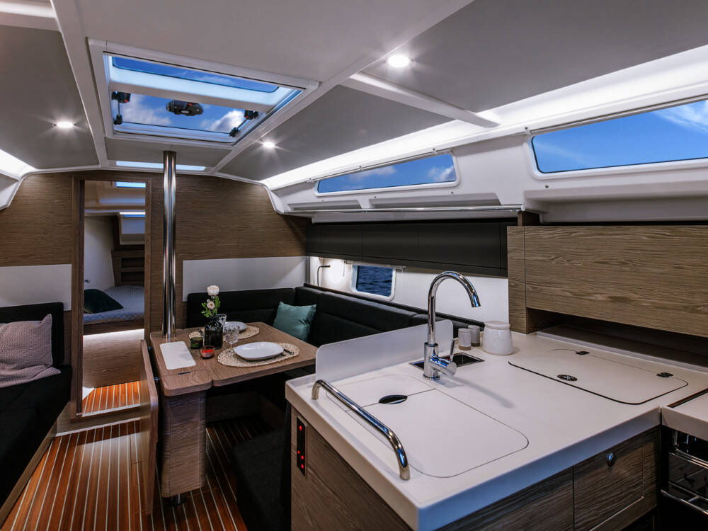 Sailing yacht Hanse 388 Barcelona