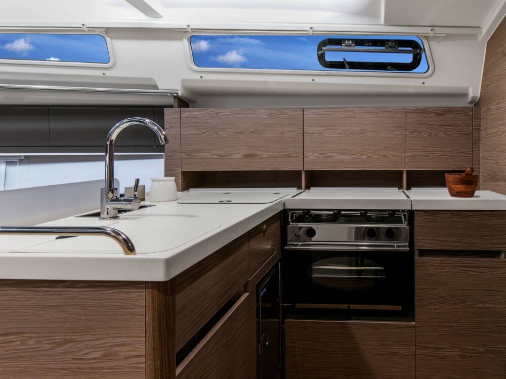 Sailing yacht Hanse 388 Barcelona