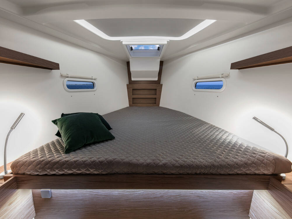 Sailing yacht Hanse 388 Barcelona