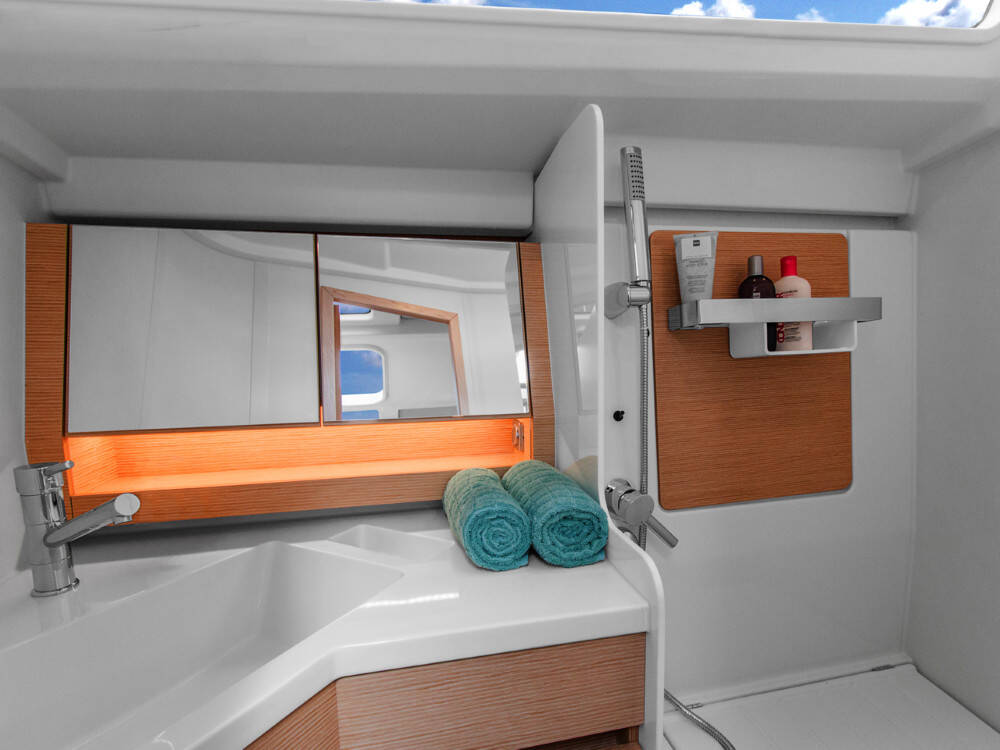 Sailing yacht Hanse 388 Barcelona