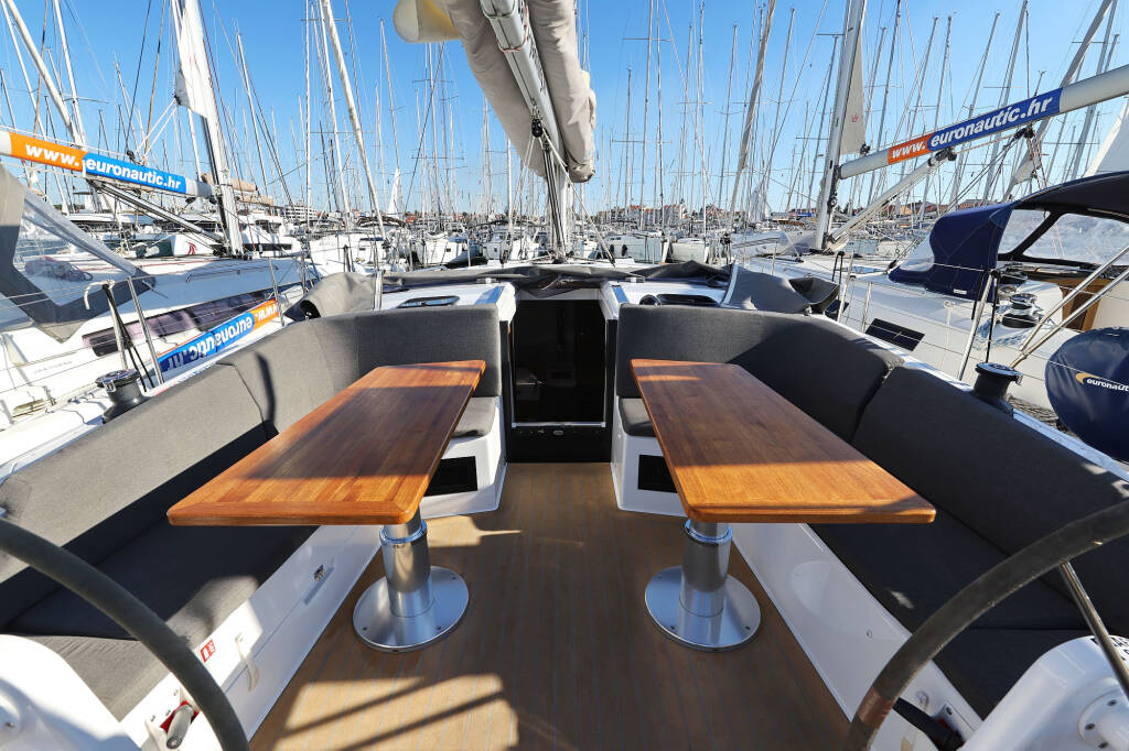 Segelyachten Hanse 410 Bela