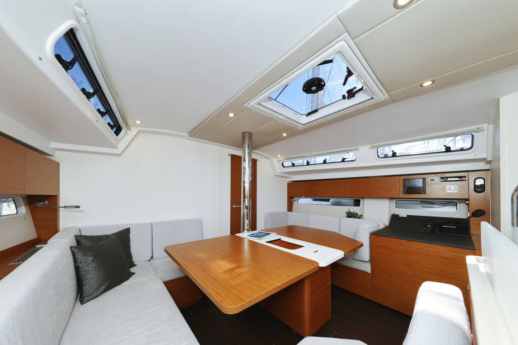 Segelyachten Hanse 410 Bela