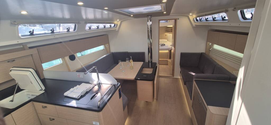 Sailing yacht Hanse 410 Demirs