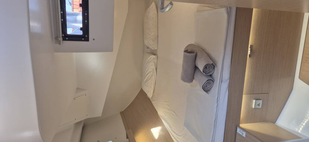 Sailing yacht Hanse 410 Demirs