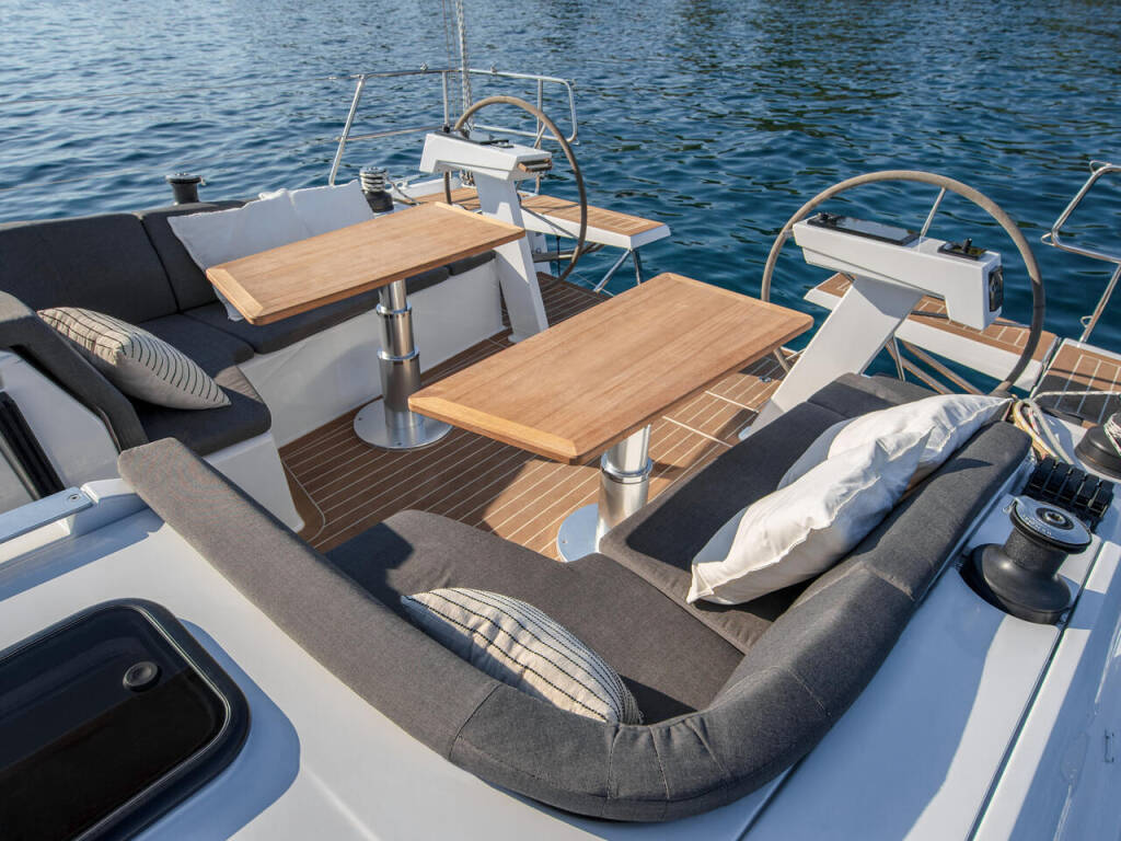 Sailing yacht Hanse 410 Señorita