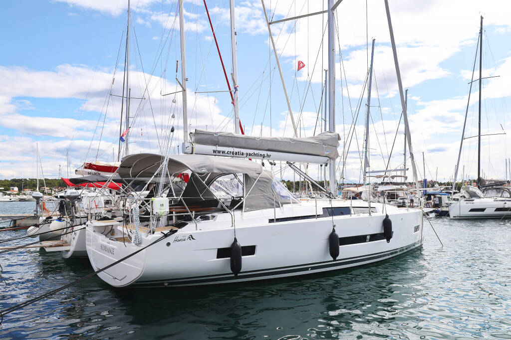 Sailing yacht Hanse 410 Sundance