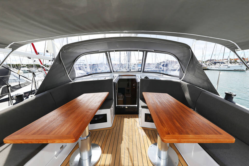 Sailing yacht Hanse 410 Sundance