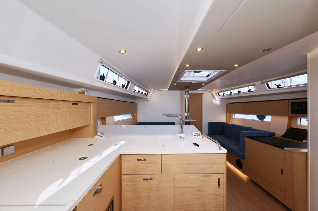 Sailing yacht Hanse 410 Sundance