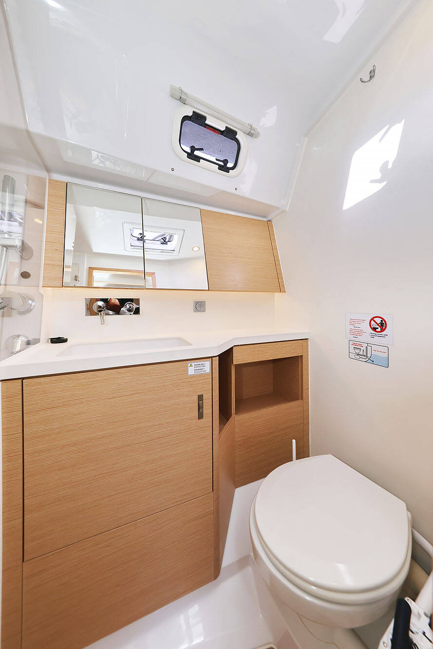 Sailing yacht Hanse 410 Sundance