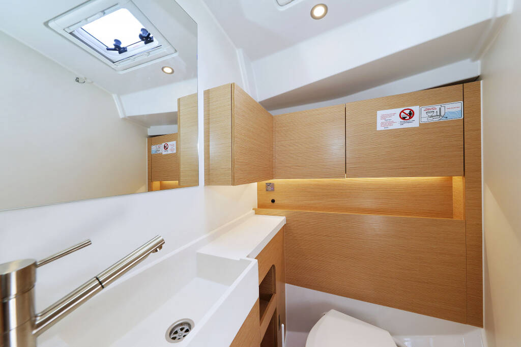 Sailing yacht Hanse 410 Sundance