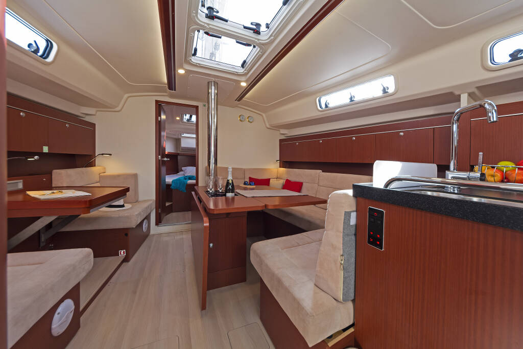 Sailing yacht Hanse 415 Kuro Siwo
