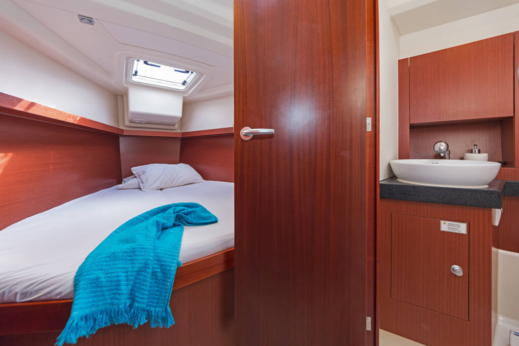 Sailing yacht Hanse 415 Kuro Siwo