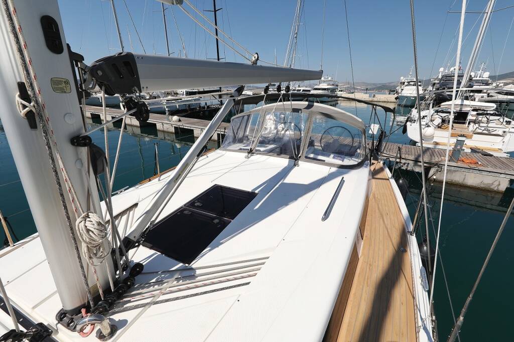 Sailing yacht Hanse 415 Luna