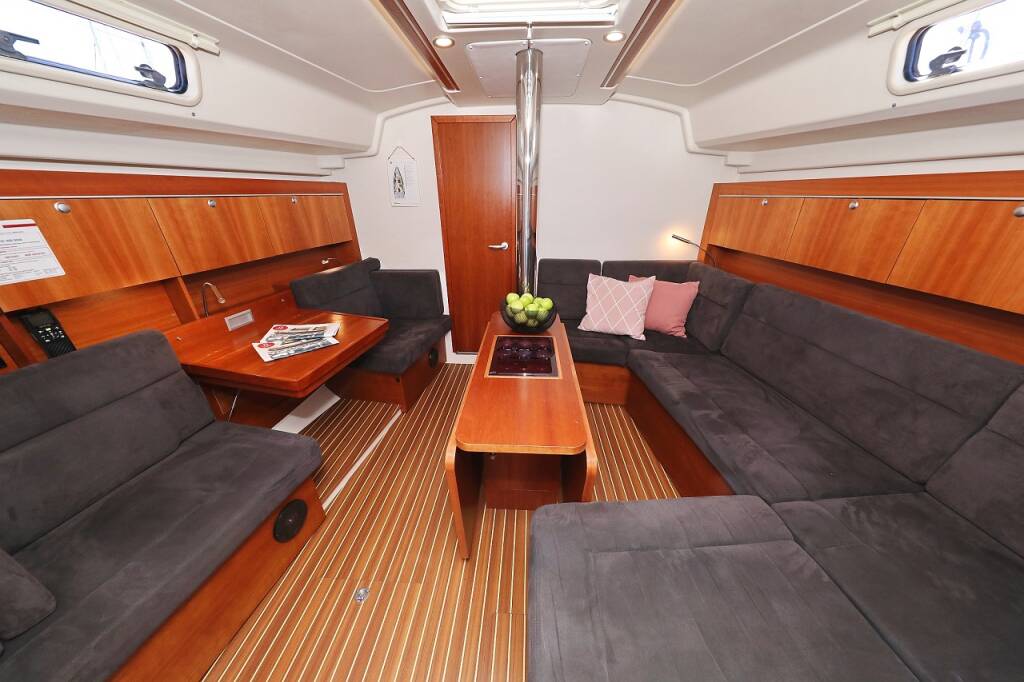 Sailing yacht Hanse 415 Luna