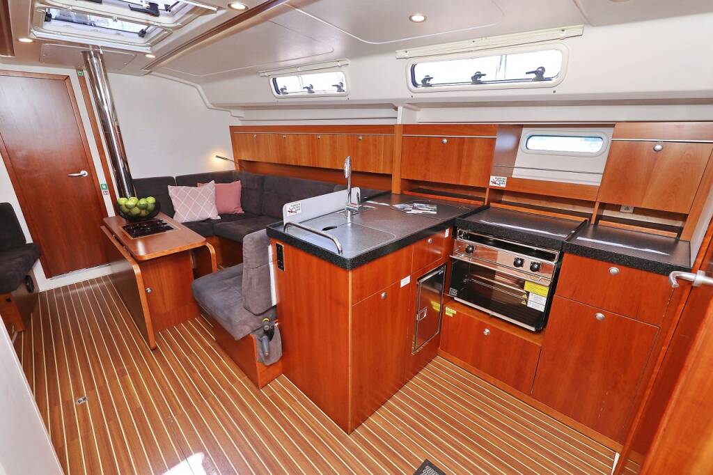 Sailing yacht Hanse 415 Luna