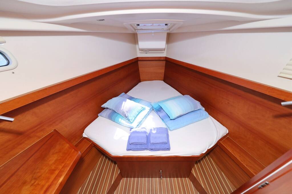 Sailing yacht Hanse 415 Luna