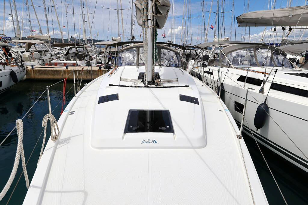 Sailing yacht Hanse 415 Natali