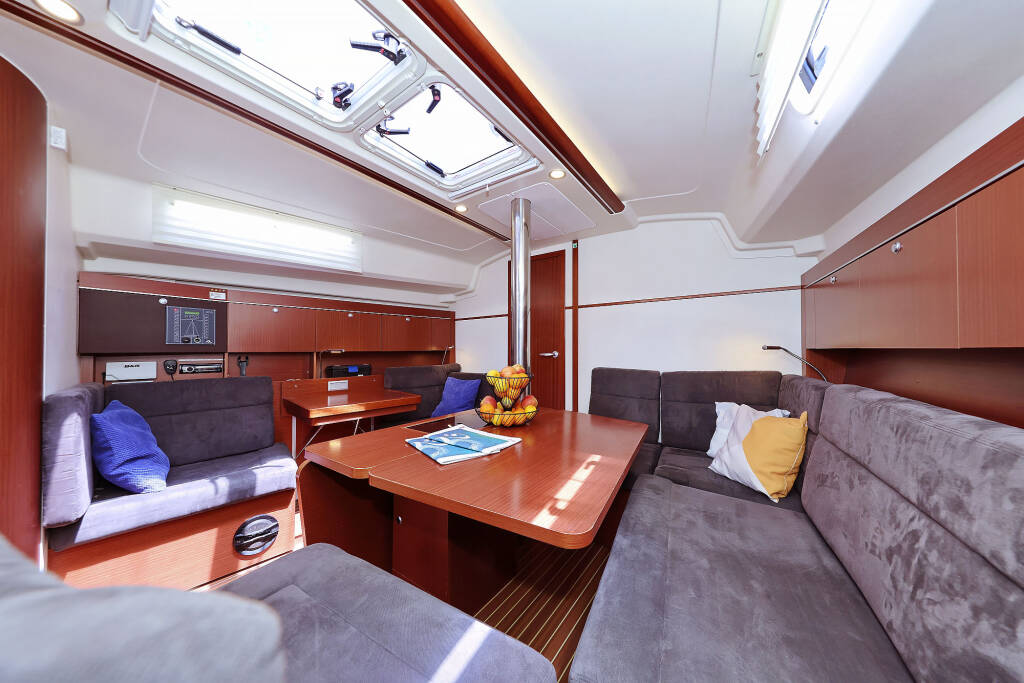 Sailing yacht Hanse 415 Natali