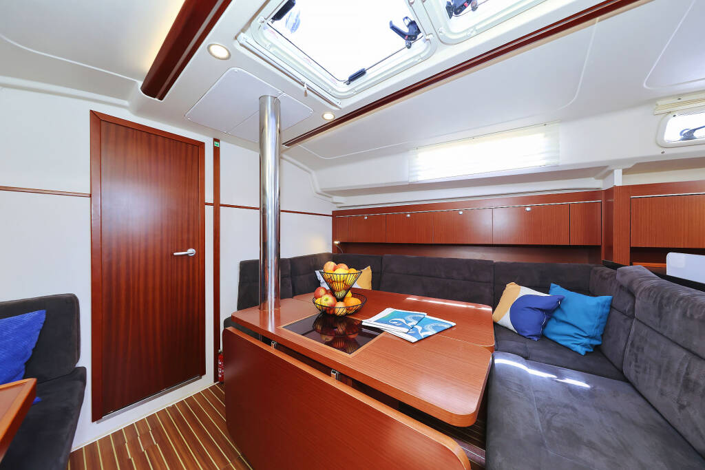 Sailing yacht Hanse 415 Natali