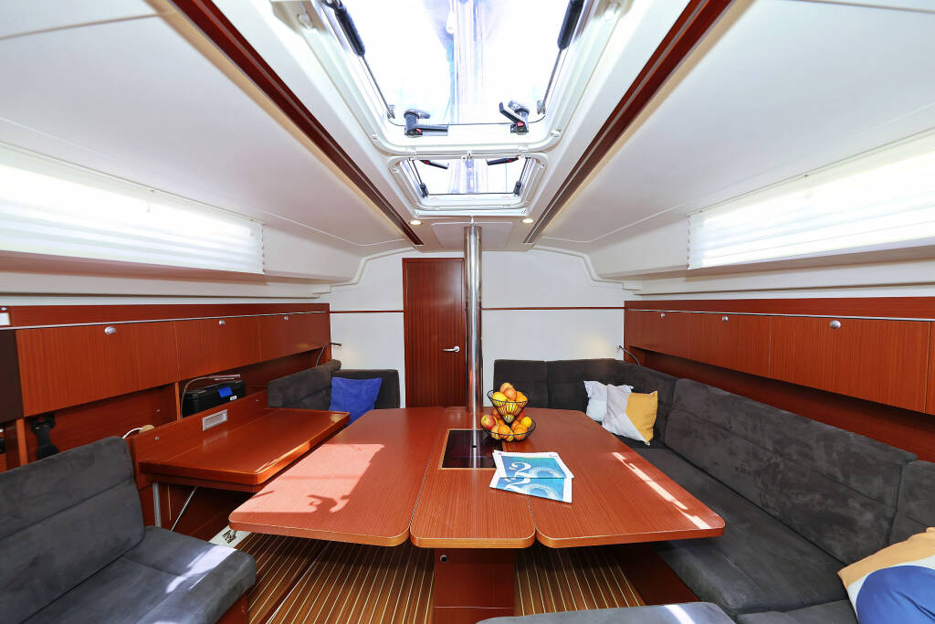 Sailing yacht Hanse 415 Natali