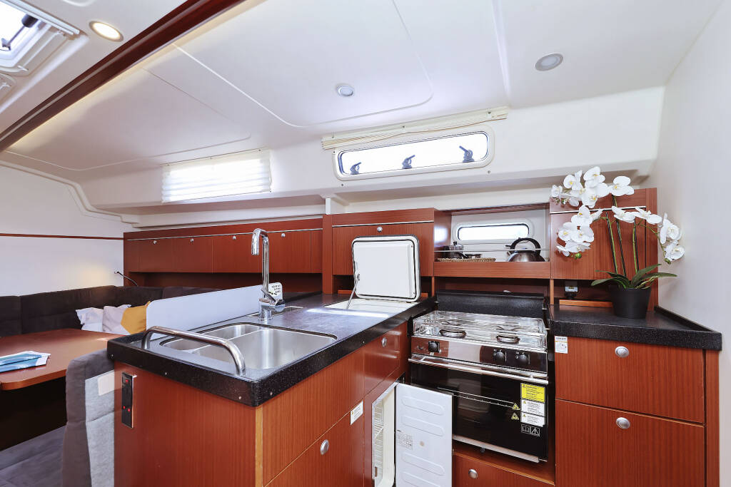 Sailing yacht Hanse 415 Natali