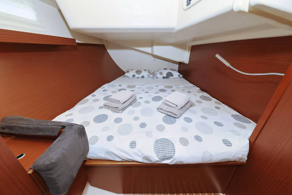 Sailing yacht Hanse 415 Natali