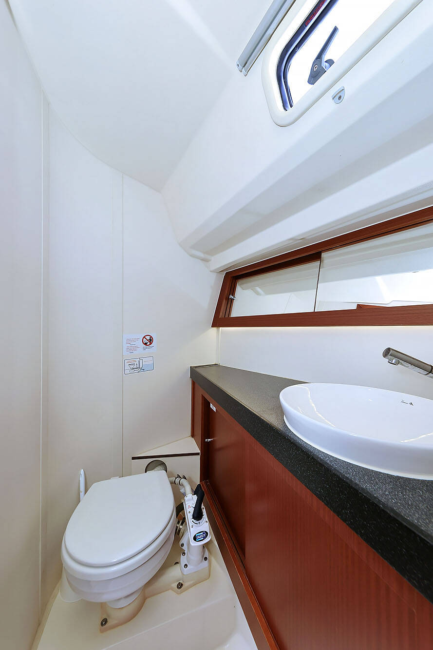 Sailing yacht Hanse 415 Natali