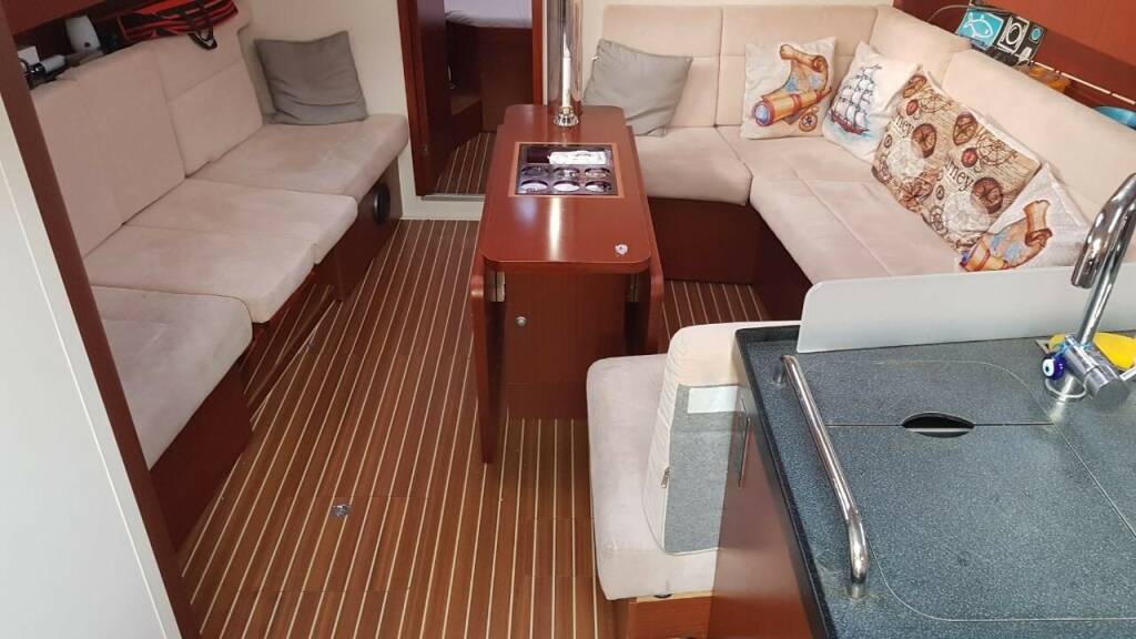 Sailing yacht Hanse 415 Beau Gosse