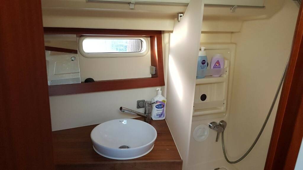 Sailing yacht Hanse 415 Beau Gosse