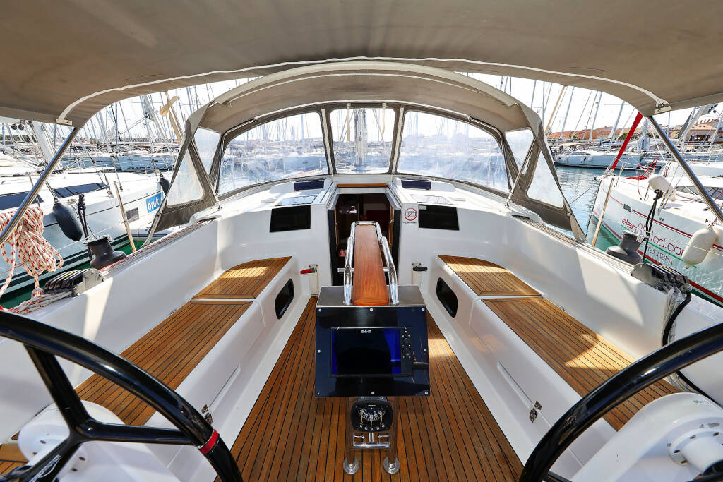 Sailing yacht Hanse 415 Pretty Woman