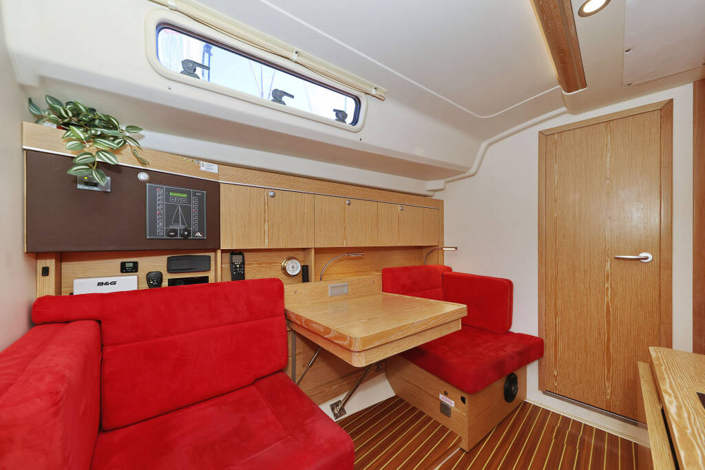 Sailing yacht Hanse 415 Pretty Woman