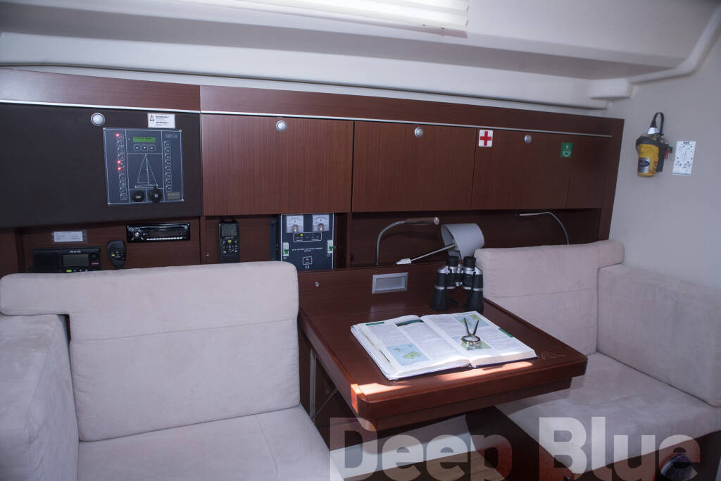 Sailing yacht Hanse 415 Deep Blue