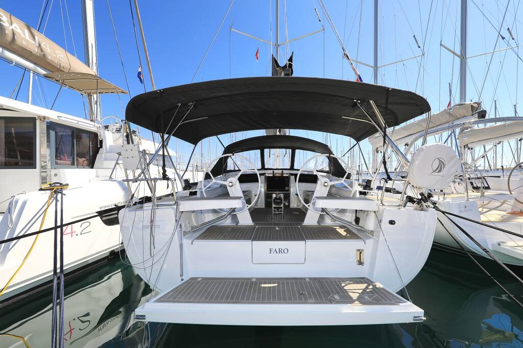 Sailing yacht Hanse 418 Faro
