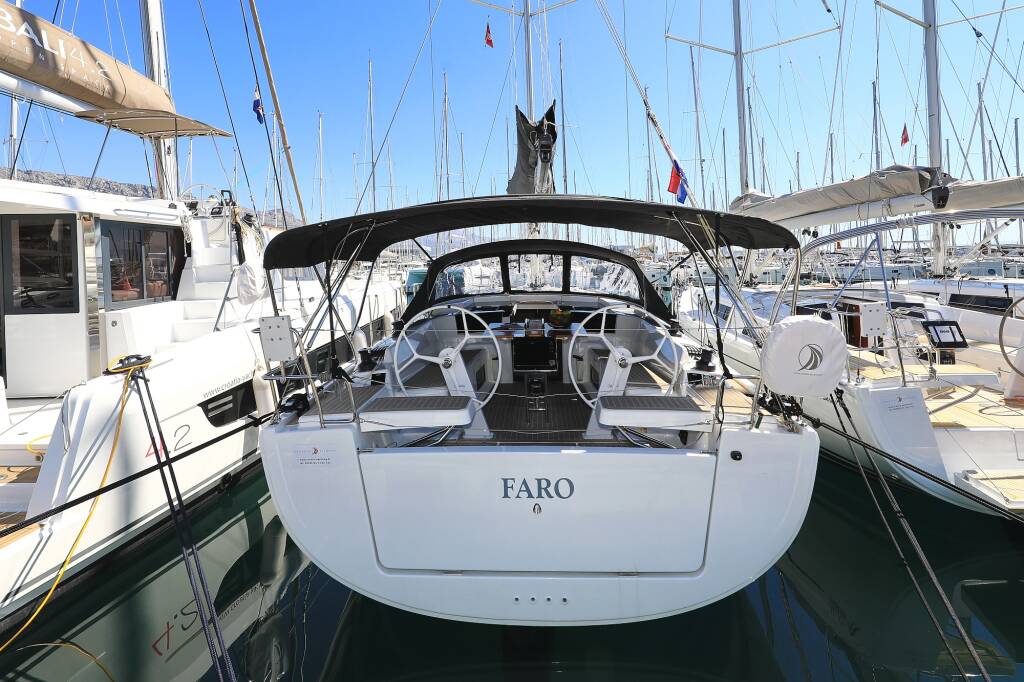 Sailing yacht Hanse 418 Faro