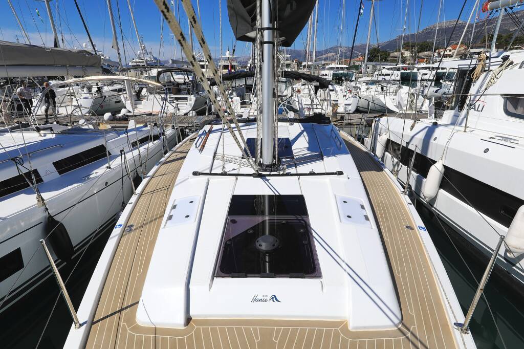 Sailing yacht Hanse 418 Faro