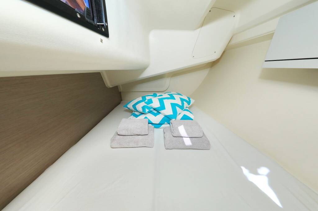 Sailing yacht Hanse 418 Faro
