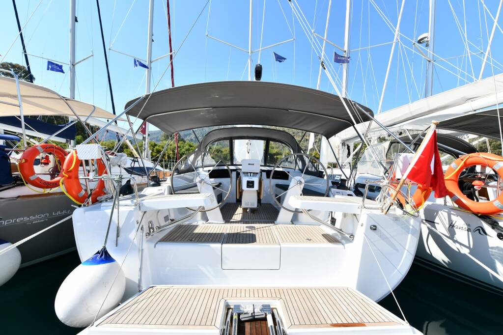 Sailing yacht Hanse 418 Lauda