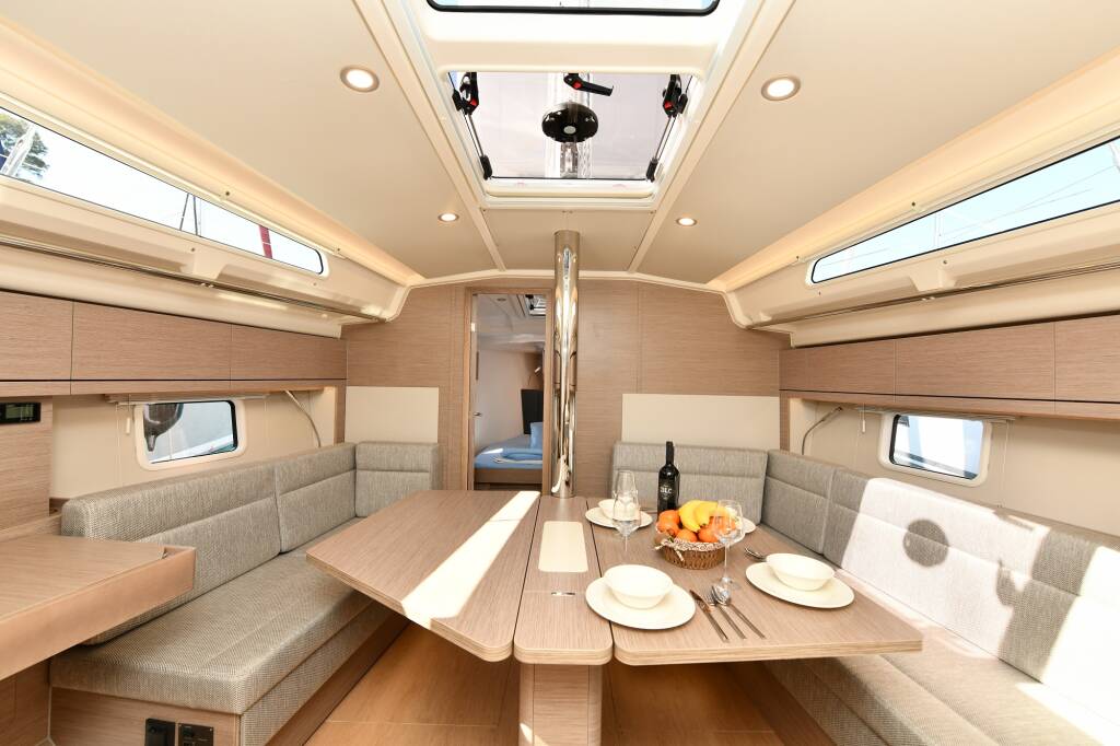Sailing yacht Hanse 418 Lauda