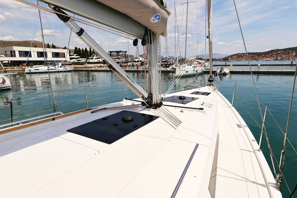 Sailing yacht Hanse 418 Teri