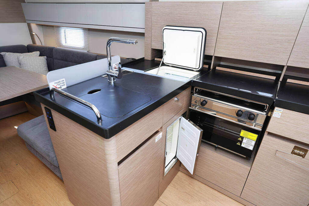 Sailing yacht Hanse 418 Teri